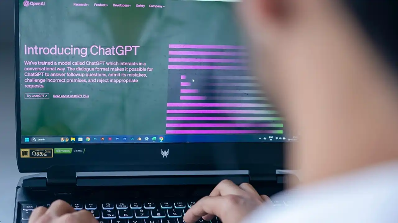 A student using Chat GPT